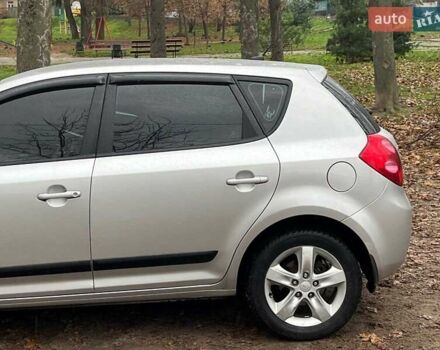 Серый Киа Сид, объемом двигателя 1.6 л и пробегом 227 тыс. км за 5590 $, фото 6 на Automoto.ua