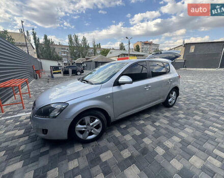 Серый Киа Сид, объемом двигателя 1.59 л и пробегом 240 тыс. км за 6500 $, фото 2 на Automoto.ua