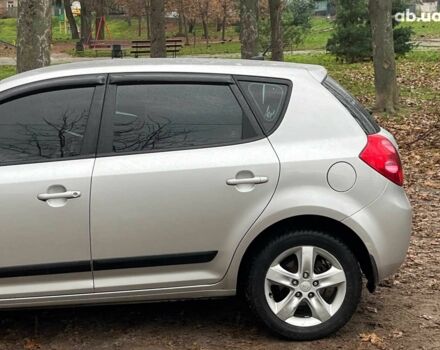 Серый Киа Сид, объемом двигателя 1.6 л и пробегом 227 тыс. км за 5590 $, фото 6 на Automoto.ua