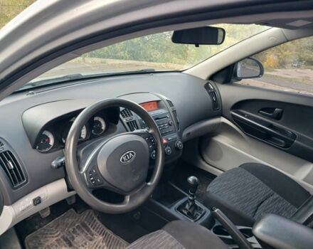Киа Сид 2007 в Кривом Роге на Automoto.ua Серый Киа Сид, объемом двигателя 1.4 л и пробегом 221 тыс. км за 5500 $, фото 11 на Automoto.ua