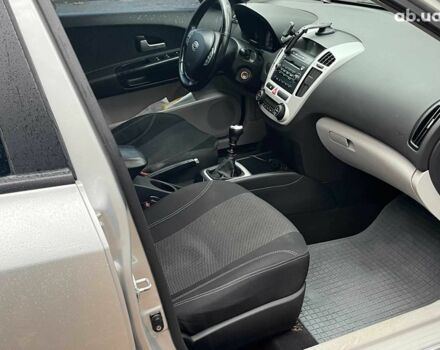 Серый Киа Сид, объемом двигателя 1.6 л и пробегом 227 тыс. км за 5590 $, фото 13 на Automoto.ua