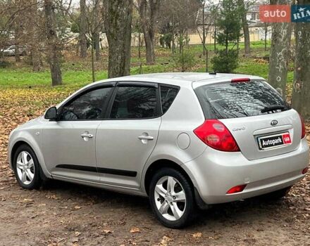 Серый Киа Сид, объемом двигателя 1.6 л и пробегом 227 тыс. км за 5590 $, фото 7 на Automoto.ua