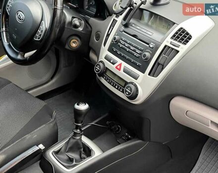 Серый Киа Сид, объемом двигателя 1.6 л и пробегом 227 тыс. км за 5590 $, фото 15 на Automoto.ua