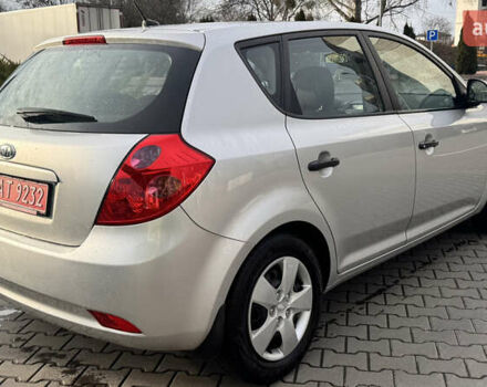 Серый Киа Сид, объемом двигателя 1.6 л и пробегом 216 тыс. км за 4800 $, фото 11 на Automoto.ua