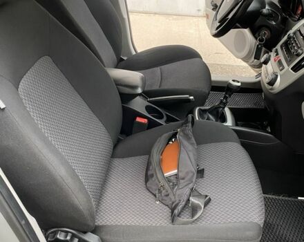 Серый Киа Сид, объемом двигателя 1.6 л и пробегом 240 тыс. км за 5700 $, фото 12 на Automoto.ua