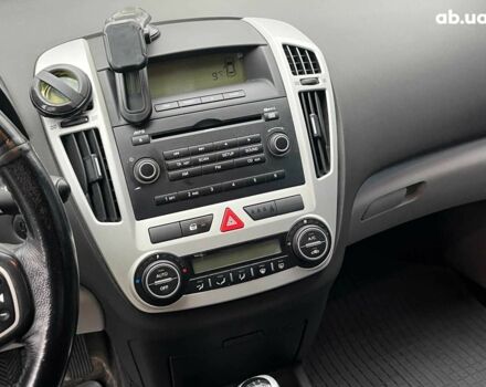 Серый Киа Сид, объемом двигателя 1.6 л и пробегом 227 тыс. км за 5590 $, фото 28 на Automoto.ua