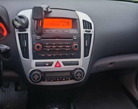 Серый Киа Сид, объемом двигателя 1.6 л и пробегом 228 тыс. км за 5500 $, фото 9 на Automoto.ua