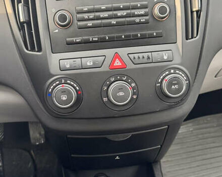 Серый Киа Сид, объемом двигателя 1.6 л и пробегом 216 тыс. км за 4800 $, фото 29 на Automoto.ua