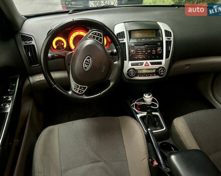 Серый Киа Сид, объемом двигателя 1.6 л и пробегом 219 тыс. км за 5350 $, фото 5 на Automoto.ua
