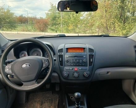 Киа Сид 2007 в Кривом Роге на Automoto.ua Серый Киа Сид, объемом двигателя 1.4 л и пробегом 221 тыс. км за 5500 $, фото 9 на Automoto.ua