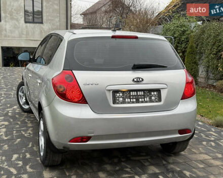 Серый Киа Сид, объемом двигателя 2 л и пробегом 191 тыс. км за 5700 $, фото 7 на Automoto.ua