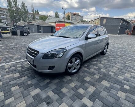 Серый Киа Сид, объемом двигателя 1.6 л и пробегом 240 тыс. км за 6500 $, фото 1 на Automoto.ua