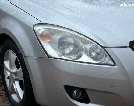 Серый Киа Сид, объемом двигателя 1.6 л и пробегом 227 тыс. км за 5590 $, фото 3 на Automoto.ua