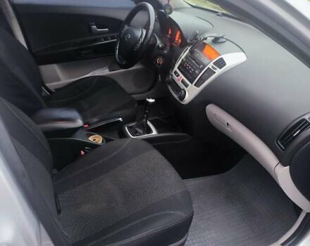 Серый Киа Сид, объемом двигателя 1.6 л и пробегом 228 тыс. км за 5500 $, фото 13 на Automoto.ua