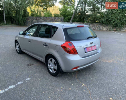 Серый Киа Сид, объемом двигателя 1.4 л и пробегом 215 тыс. км за 5499 $, фото 3 на Automoto.ua
