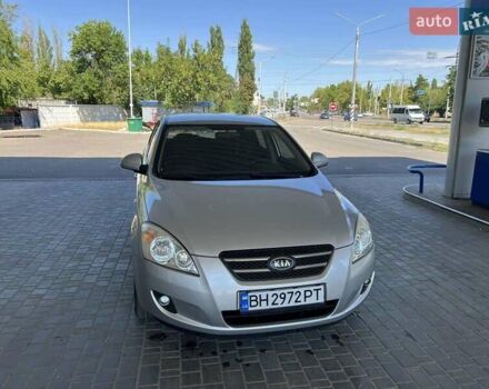 Серый Киа Сид, объемом двигателя 1.59 л и пробегом 210 тыс. км за 6999 $, фото 3 на Automoto.ua