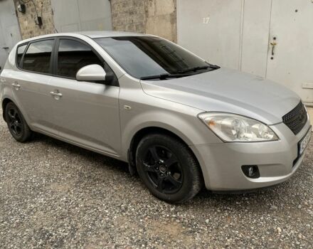 Серый Киа Сид, объемом двигателя 1.6 л и пробегом 240 тыс. км за 5700 $, фото 6 на Automoto.ua