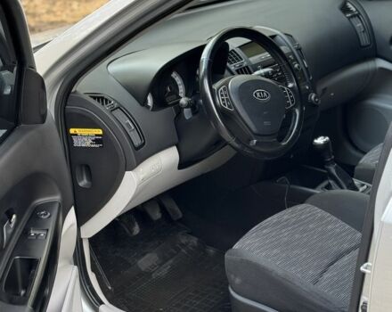 Кіа Сід 2007 у Бершаде на Automoto.ua Сірий Кіа Сід, об'ємом двигуна 1.6 л та пробігом 240 тис. км за 5150 $, фото 8 на Automoto.ua