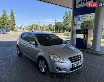 Серый Киа Сид, объемом двигателя 1.59 л и пробегом 210 тыс. км за 6999 $, фото 4 на Automoto.ua