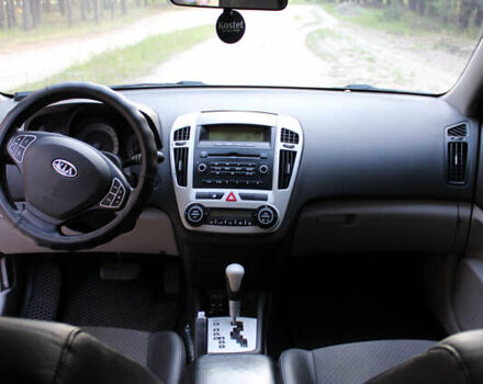 Серый Киа Сид, объемом двигателя 1.59 л и пробегом 240 тыс. км за 6500 $, фото 8 на Automoto.ua