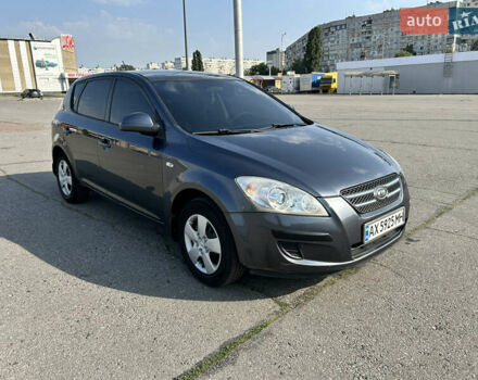 Серый Киа Сид, объемом двигателя 1.4 л и пробегом 350 тыс. км за 4600 $, фото 1 на Automoto.ua