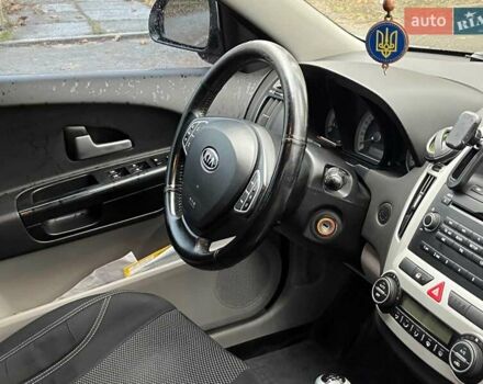 Серый Киа Сид, объемом двигателя 1.6 л и пробегом 227 тыс. км за 5590 $, фото 16 на Automoto.ua