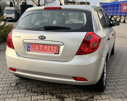 Серый Киа Сид, объемом двигателя 1.6 л и пробегом 216 тыс. км за 4800 $, фото 9 на Automoto.ua