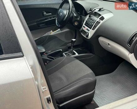 Серый Киа Сид, объемом двигателя 1.6 л и пробегом 227 тыс. км за 5590 $, фото 13 на Automoto.ua