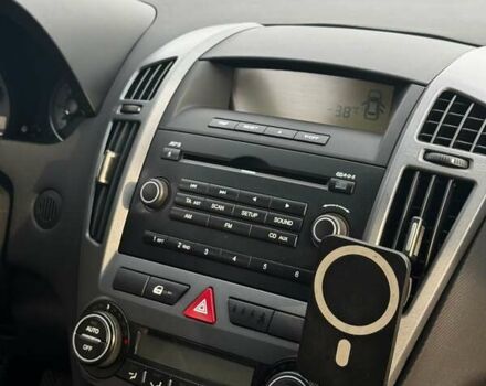 Серый Киа Сид, объемом двигателя 1.6 л и пробегом 230 тыс. км за 4900 $, фото 4 на Automoto.ua