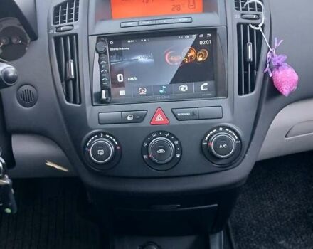 Серый Киа Сид, объемом двигателя 1.4 л и пробегом 152 тыс. км за 6200 $, фото 10 на Automoto.ua