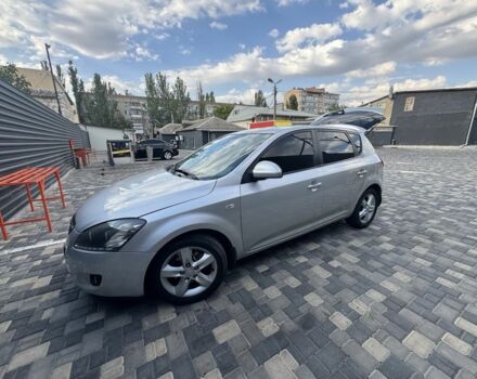 Серый Киа Сид, объемом двигателя 1.6 л и пробегом 240 тыс. км за 6500 $, фото 5 на Automoto.ua