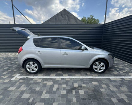 Серый Киа Сид, объемом двигателя 1.59 л и пробегом 240 тыс. км за 6500 $, фото 3 на Automoto.ua