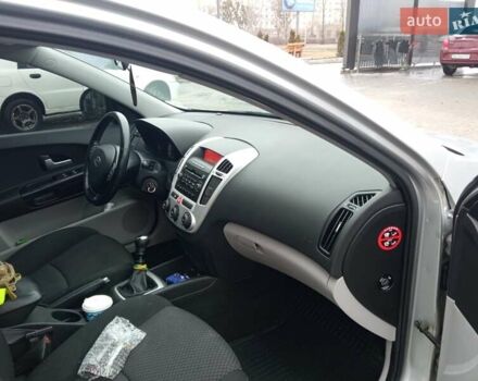 Серый Киа Сид, объемом двигателя 1.6 л и пробегом 147 тыс. км за 5800 $, фото 5 на Automoto.ua