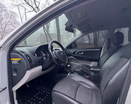 Серый Киа Сид, объемом двигателя 2 л и пробегом 278 тыс. км за 6300 $, фото 16 на Automoto.ua
