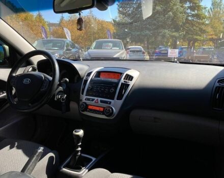 Серый Киа Сид, объемом двигателя 1.6 л и пробегом 244 тыс. км за 5700 $, фото 16 на Automoto.ua