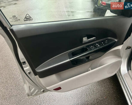 Серый Киа Сид, объемом двигателя 1.6 л и пробегом 219 тыс. км за 5350 $, фото 3 на Automoto.ua