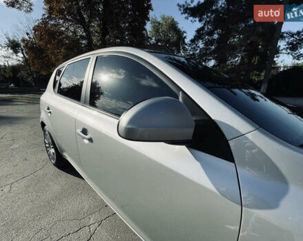 Серый Киа Сид, объемом двигателя 1.6 л и пробегом 223 тыс. км за 5500 $, фото 11 на Automoto.ua