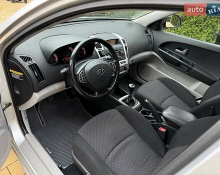 Сірий Кіа Сід, об'ємом двигуна 1.6 л та пробігом 205 тис. км за 5700 $, фото 7 на Automoto.ua