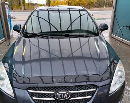 Серый Киа Сид, объемом двигателя 1.59 л и пробегом 334 тыс. км за 5400 $, фото 2 на Automoto.ua
