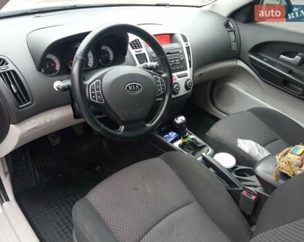 Серый Киа Сид, объемом двигателя 1.6 л и пробегом 147 тыс. км за 5800 $, фото 11 на Automoto.ua