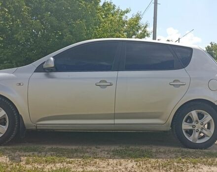 Серый Киа Сид, объемом двигателя 1.6 л и пробегом 255 тыс. км за 4800 $, фото 2 на Automoto.ua