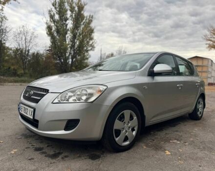 Серый Киа Сид, объемом двигателя 1.4 л и пробегом 254 тыс. км за 4900 $, фото 2 на Automoto.ua