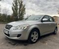 Серый Киа Сид, объемом двигателя 1.4 л и пробегом 254 тыс. км за 4900 $, фото 2 на Automoto.ua
