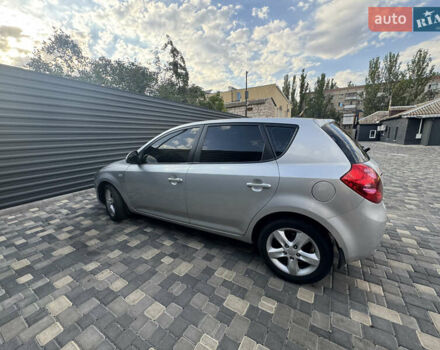 Серый Киа Сид, объемом двигателя 1.59 л и пробегом 240 тыс. км за 6500 $, фото 6 на Automoto.ua