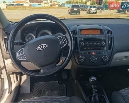 Серый Киа Сид, объемом двигателя 1.4 л и пробегом 217 тыс. км за 5700 $, фото 11 на Automoto.ua