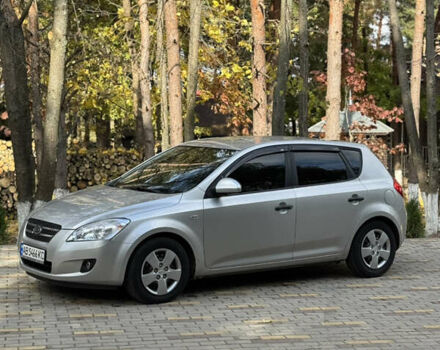 Серый Киа Сид, объемом двигателя 1.58 л и пробегом 240 тыс. км за 5150 $, фото 9 на Automoto.ua