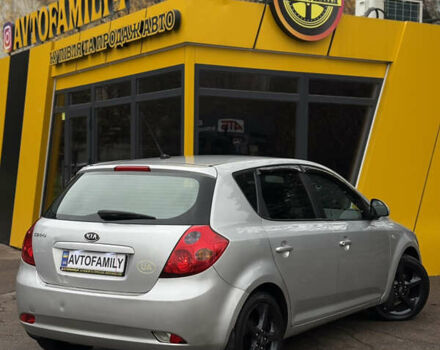 Серый Киа Сид, объемом двигателя 1.4 л и пробегом 274 тыс. км за 3600 $, фото 4 на Automoto.ua