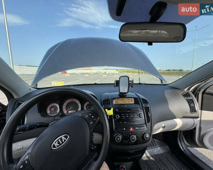 Сірий Кіа Сід, об'ємом двигуна 1.4 л та пробігом 199 тис. км за 5550 $, фото 18 на Automoto.ua