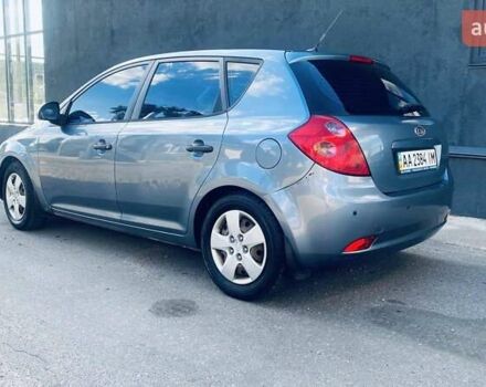 Серый Киа Сид, объемом двигателя 1.58 л и пробегом 250 тыс. км за 5500 $, фото 3 на Automoto.ua