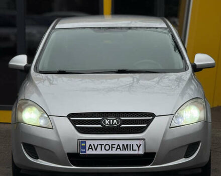 Серый Киа Сид, объемом двигателя 1.4 л и пробегом 274 тыс. км за 3600 $, фото 1 на Automoto.ua